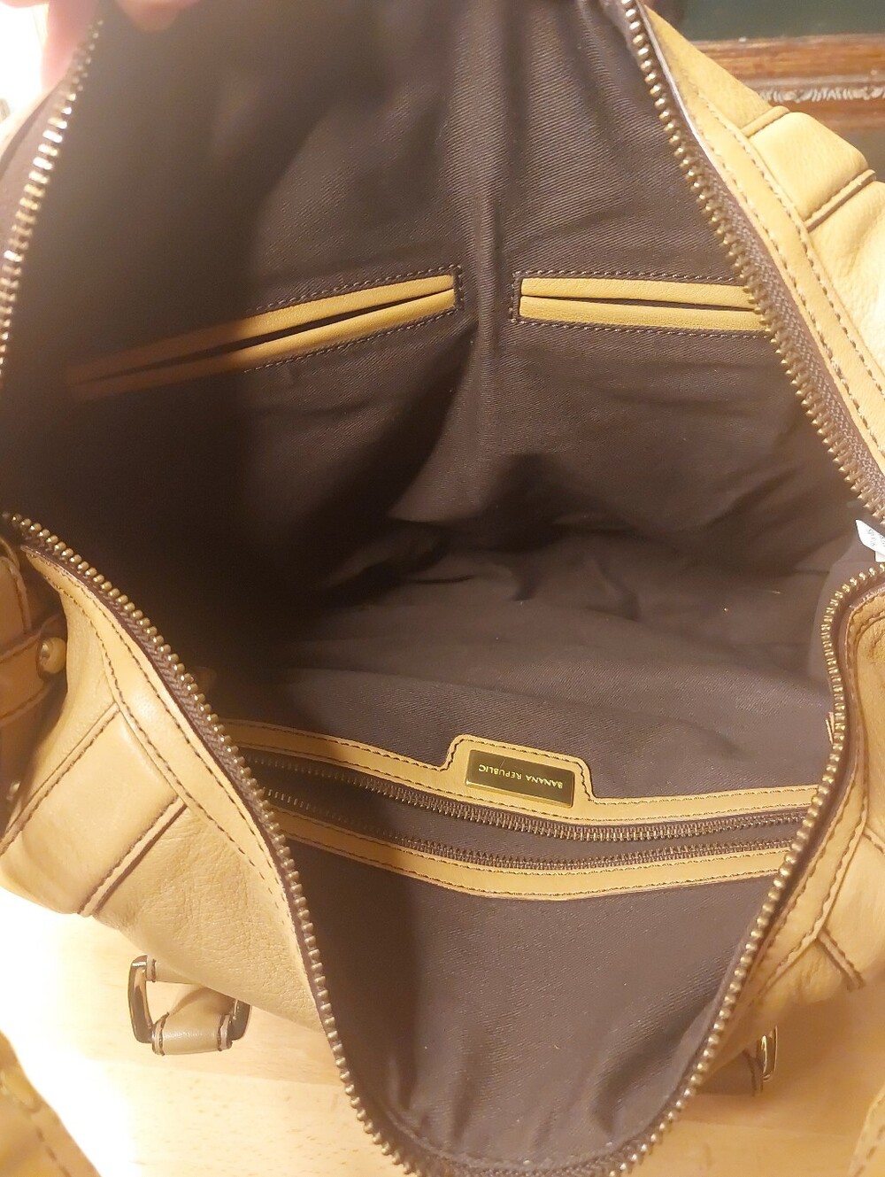 Banana Republic High End Leather Converable Hobo Satchel Camel Color & Brass - Picture 12 of 17